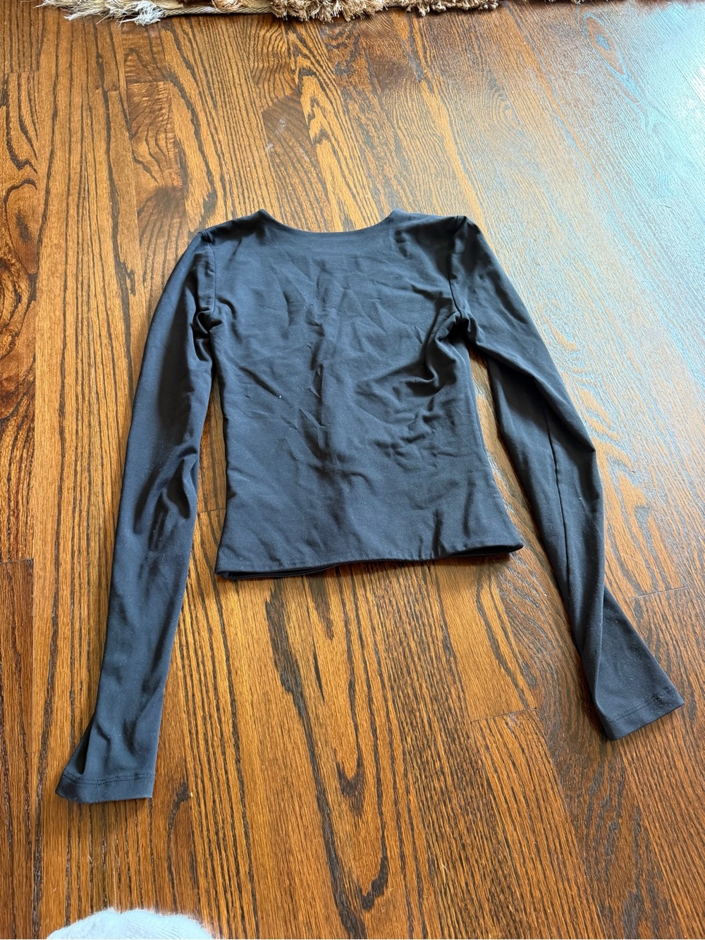 Aritzia Long Sleeve Black Scoop Neck Tee - Picture 5 of 5